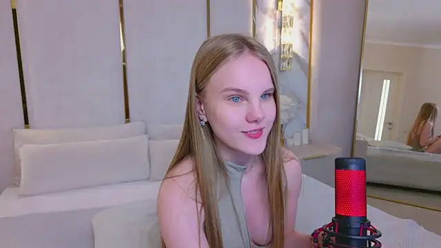 Lili_Lohan live sex cam