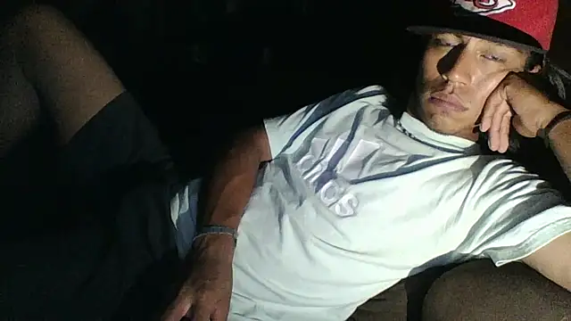 alexalejandro13 (M young) - DESNUDAME COMPLETO
