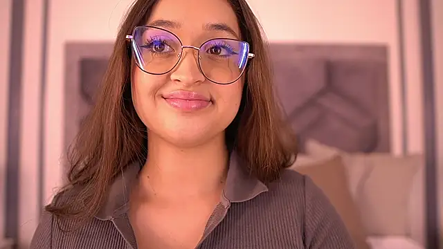 MiaKay1 webcam