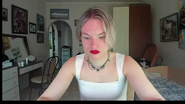 milliKira006 live cam on StripChat
