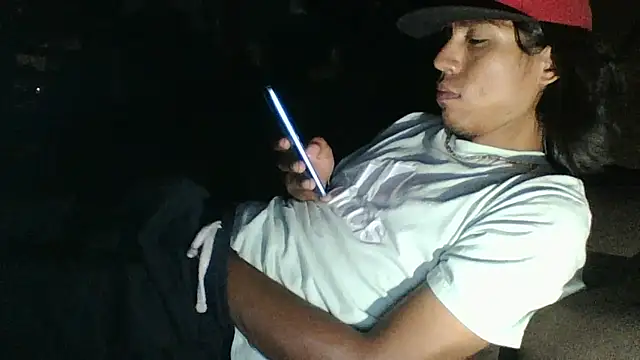 AlexAlejandro13 webcam