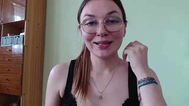 LooveELLYx webcam