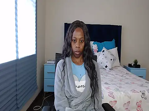 QUEENMANDYY webcam