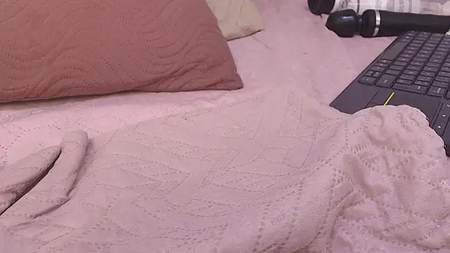 melany_roberts_ webcam