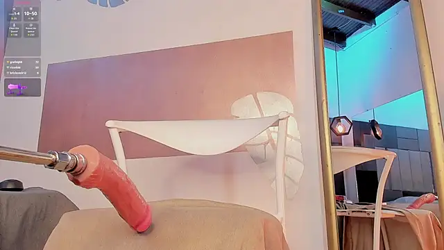 BritannyClaire live cam on StripChat
