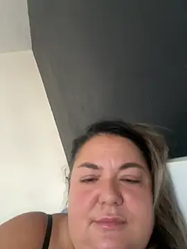 MikyVesela live cam