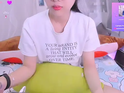 julialy_ webcam