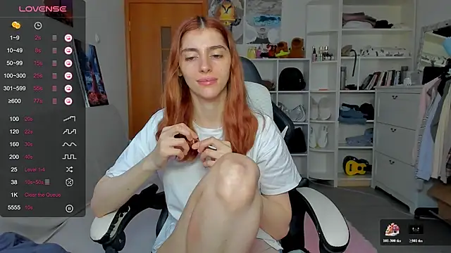 _Nicole_dance webcam