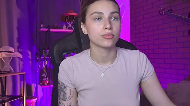 EllieCutes webcam