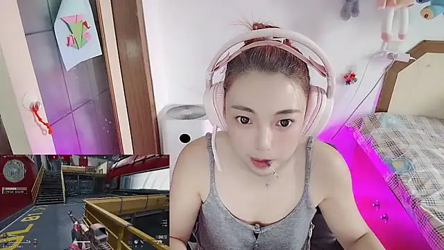 Song_99 webcam