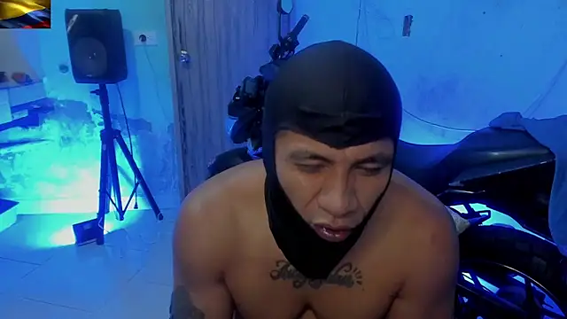 zeus_7777 webcam