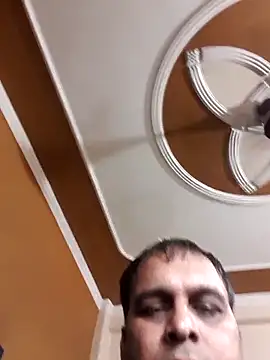 indiandesivillegeboy webcam