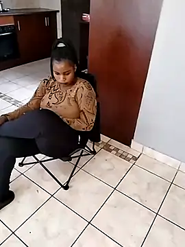 JuicyHoney_01 webcam
