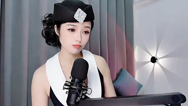 Momo-Wow webcam