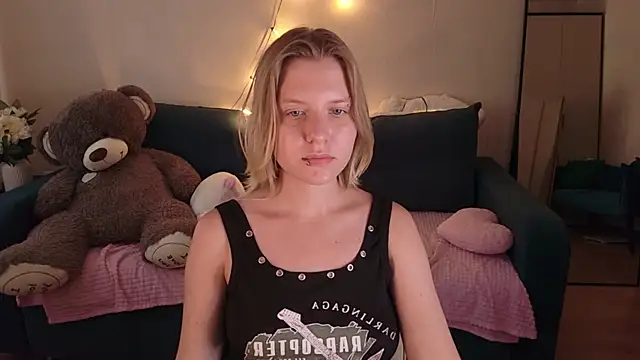 Viki_Charm webcam