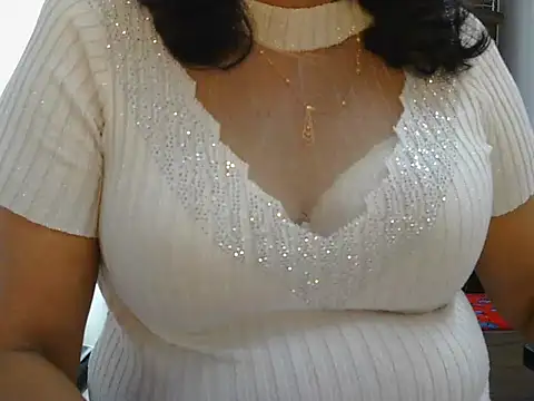 maya_kutty webcam