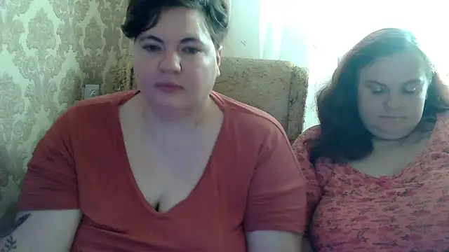 MilaXHelen webcam