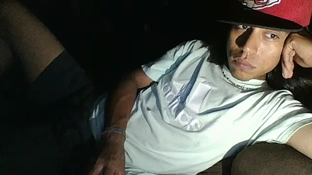 AlexAlejandro13 webcam