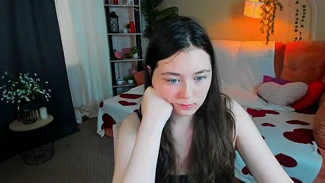 AlluringLookk webcam