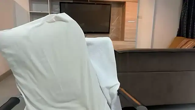 Cupid_of_Hearts live cam on StripChat