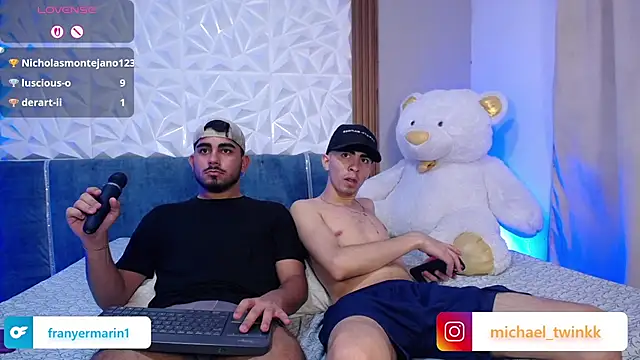 Michael_and_twinkk webcam
