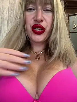 Kittenforyou live cam on StripChat