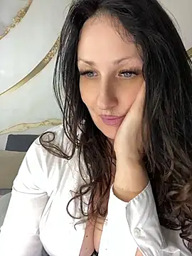 AnnaGrei live cam on StripChat