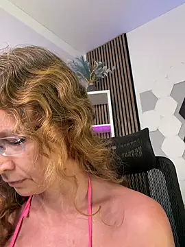 AnnikaRose live cam