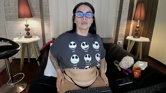 Hannah_Cross webcam