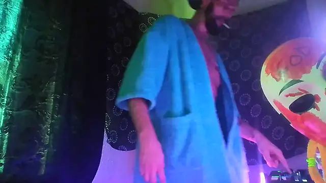 Guyst049 webcam