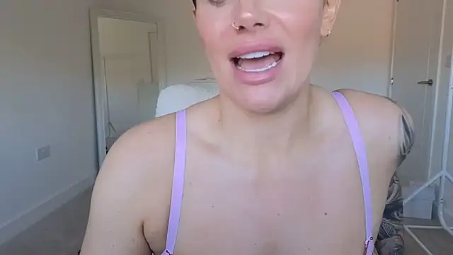 LibbyLoveHeartx webcam