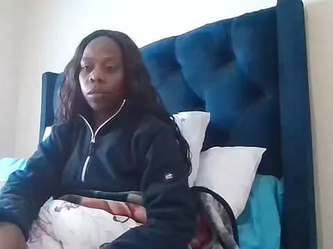 QUEENMANDYY webcam