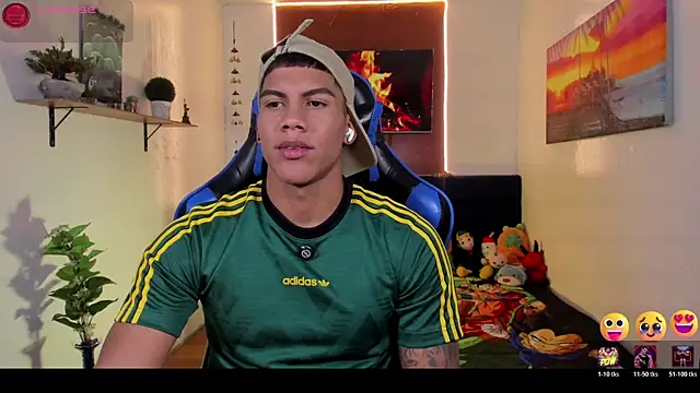 Damian_latinxxx live cam on StripChat