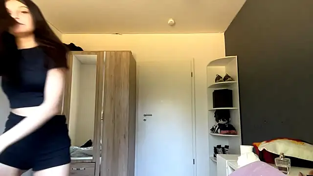spanishrooter - SpanishRooter's free webcam - UK Sex Cams