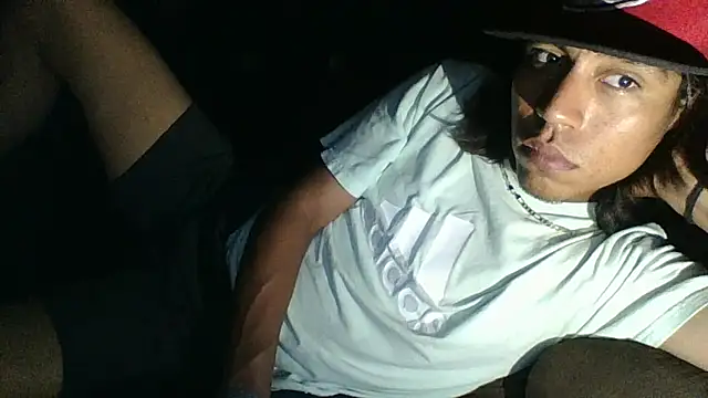 AlexAlejandro13 webcam