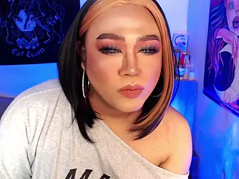 MelindaOnDuty_ webcam