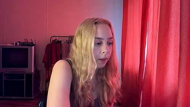 ZoraDearmon webcam