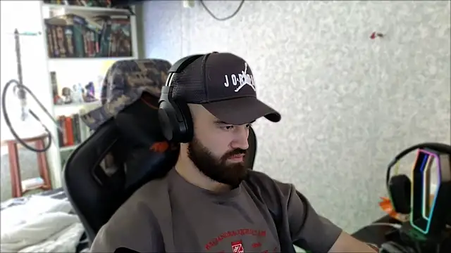 _Serious_Man webcam
