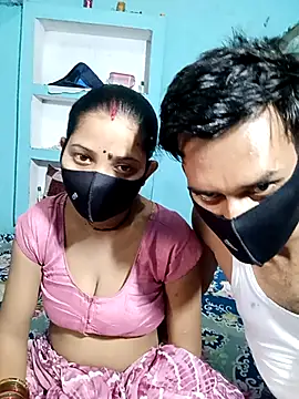 RoyalDesiCouple webcam