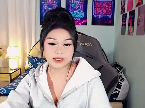 SexxyTsLoverr webcam