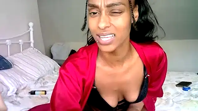 Hazel_Dollxx webcam