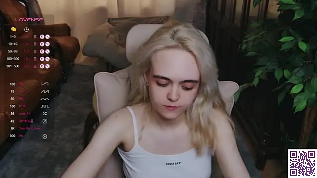 Oxcy_Secret live cam on StripChat