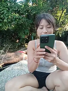 Linda-yiyi webcam