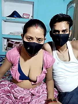 RoyalDesiCouple webcam