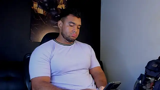 Big_furry_bear13 webcam