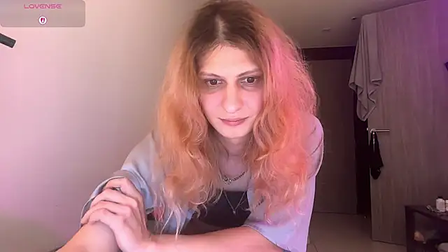 AlicePinkhead webcam