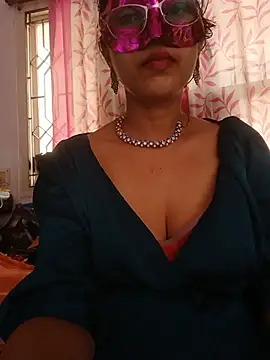 thanusi_2 webcam