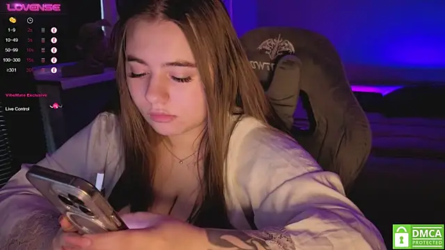 AmeliaMiles webcam