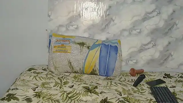 HornyBlackSlut webcam