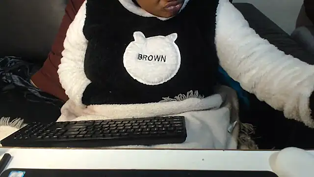 BustyNina41 webcam
